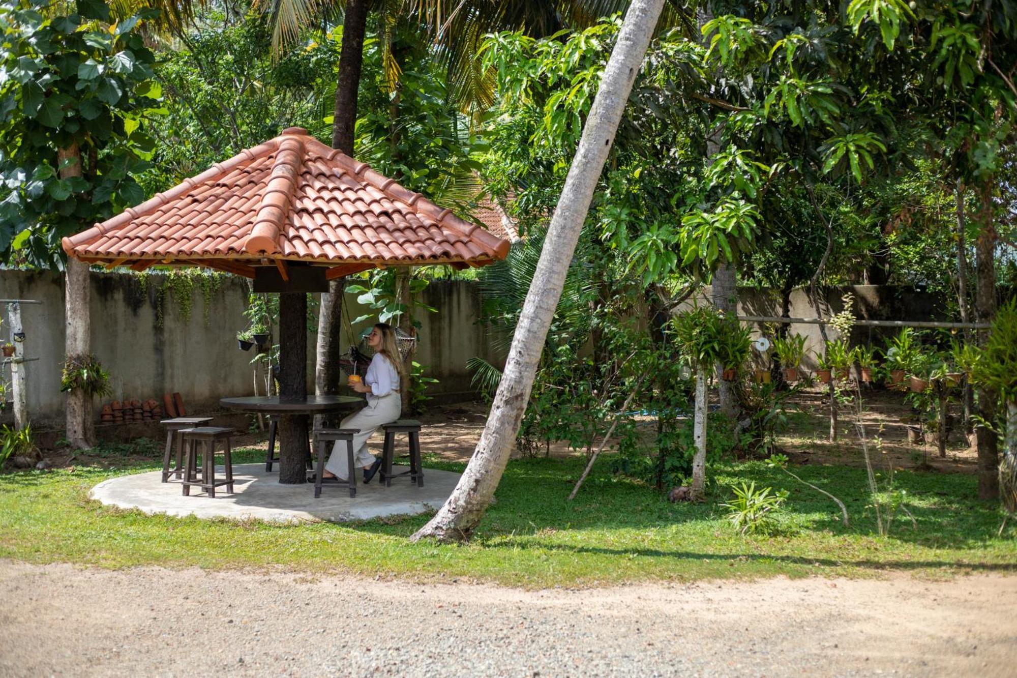 Surfbayvilla Dickwella Exterior photo